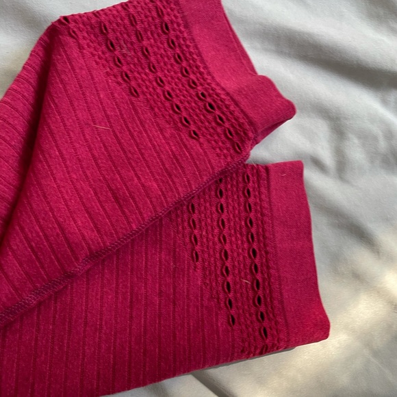 SMALL GYMSHARK LEGGINGS!! - Picture 3 of 5